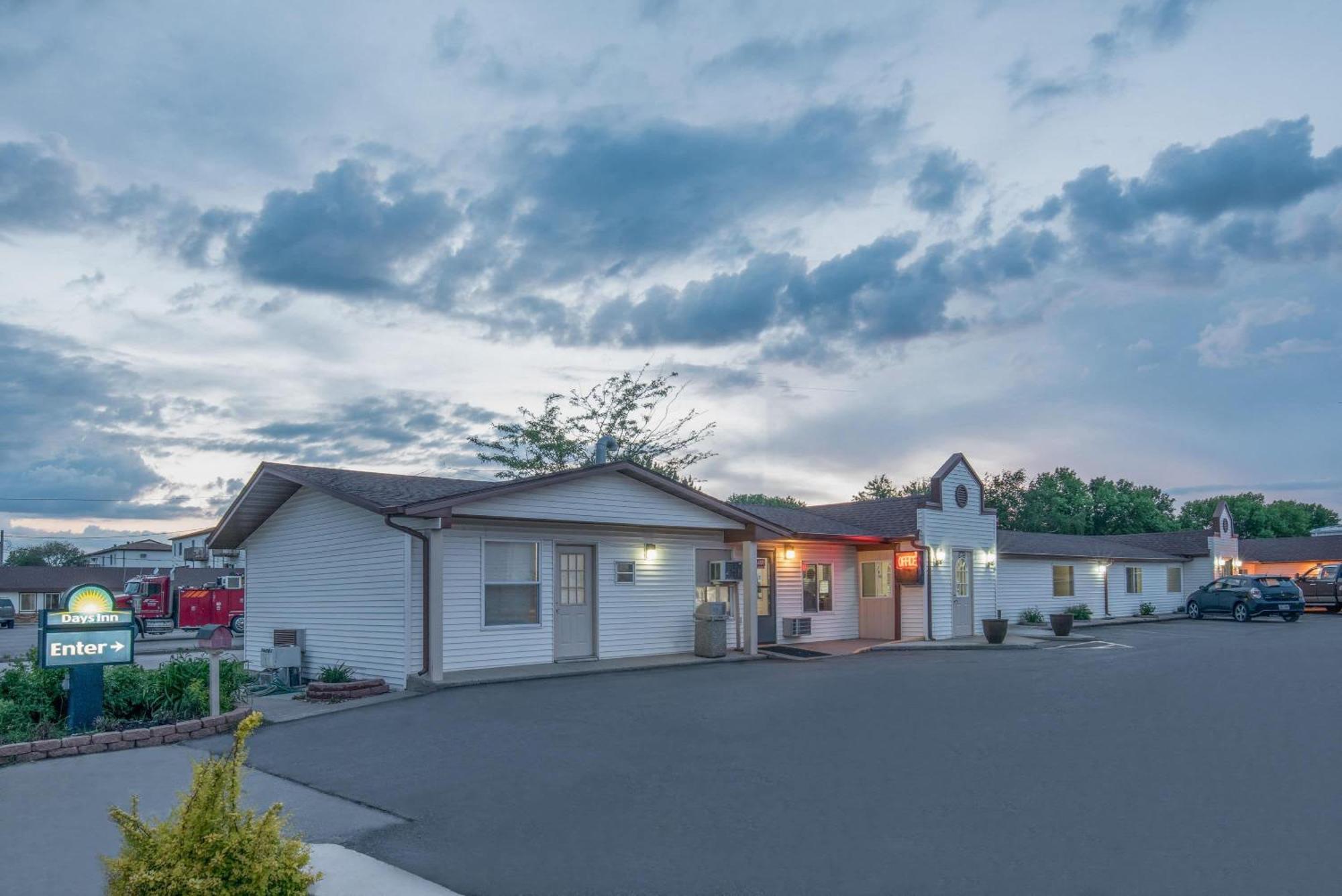 Days Inn By Wyndham Jamestown Dış mekan fotoğraf